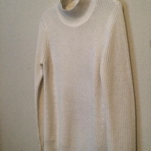 Banana Republic Women's Crew Neck Sweater - Medium